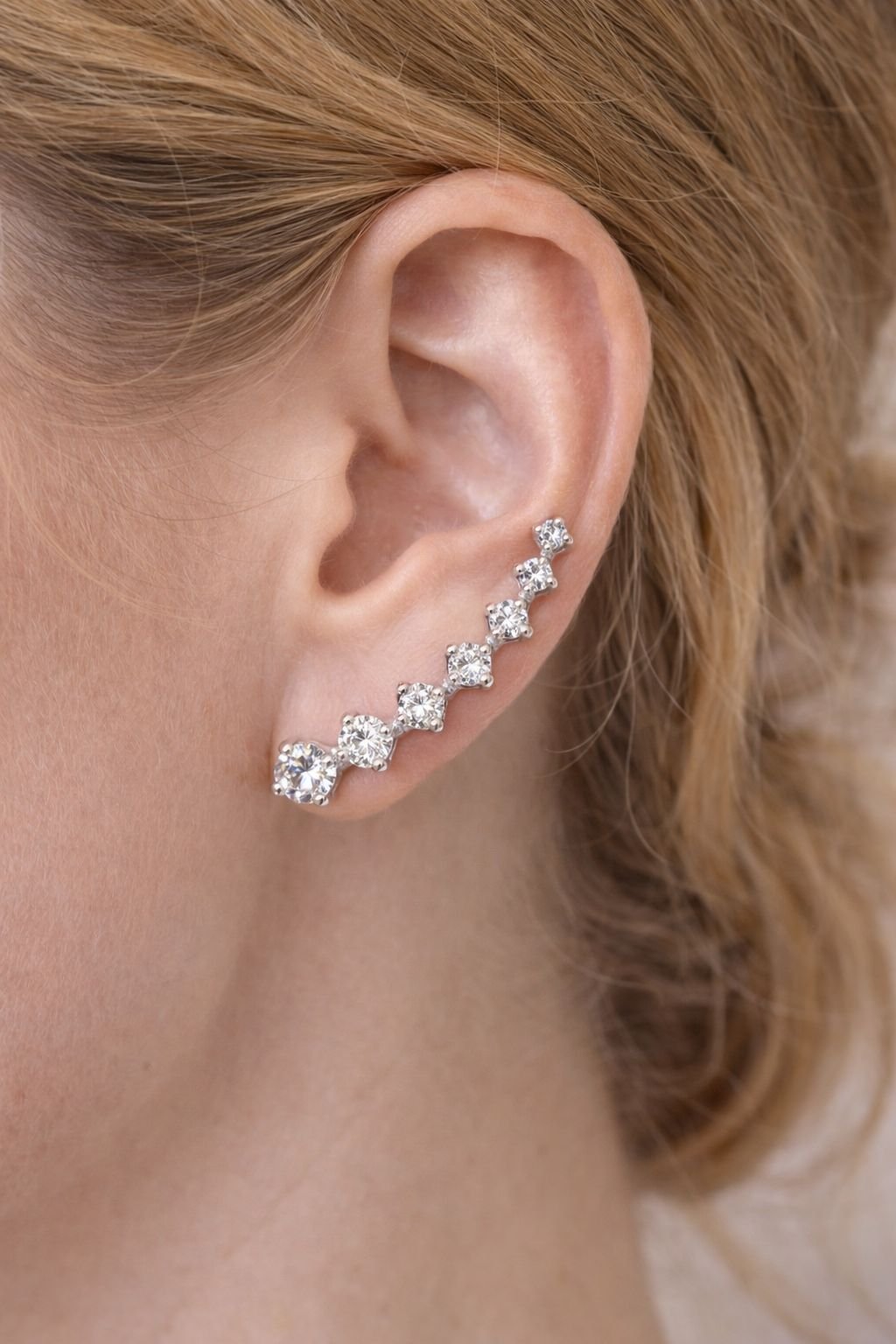 The Aquamarine Stellar Ear Climbers